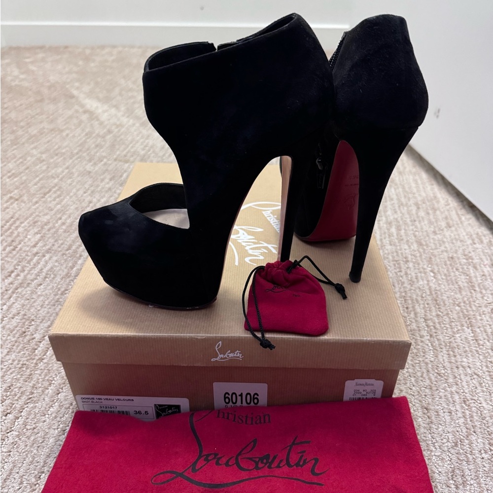 CHRISTIAN LOUBOUTIN DONUE HEELS